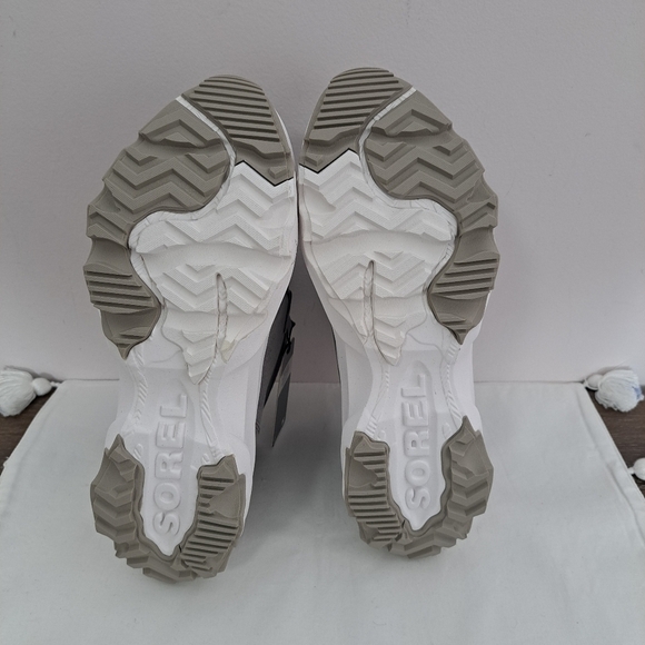 Sorel kinetic breakthru caribou sneaker boot grey 10.5 NWT - Picture 10 of 11